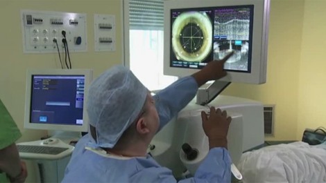 Femtolézer asszisztált szürkehályog műtét